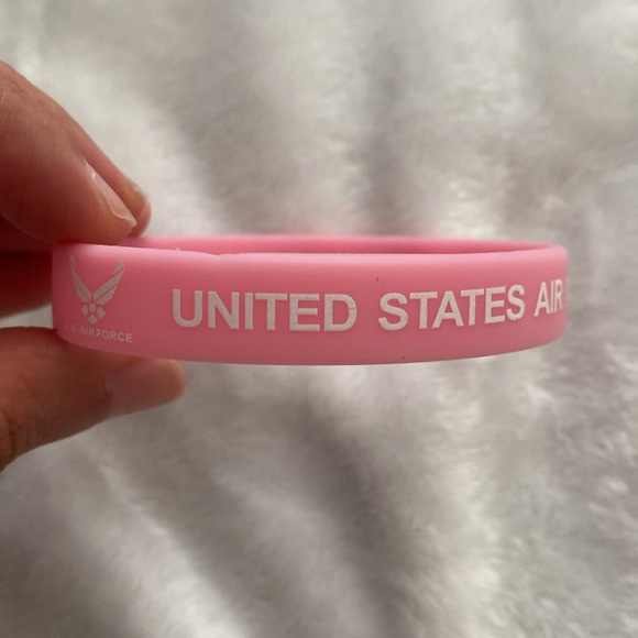 Pink and white United States Air Force silicone bracelet - Picture 12 of 17